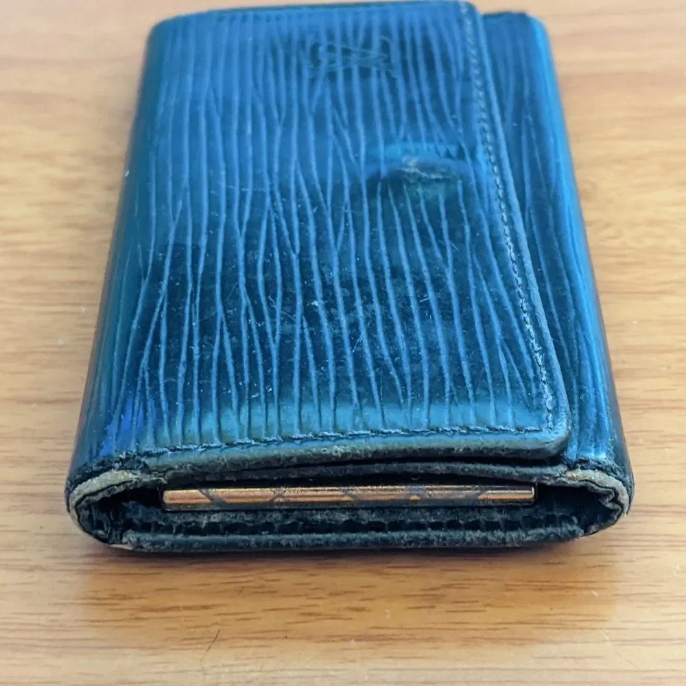 Louis Vuitton Epi Key Holder/Wallet #1055💥PRICE DROP💥